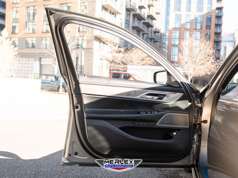 Used 2020 BMW 750i xDrive xDrive M SPORT LINE w/ Executive Package image 46