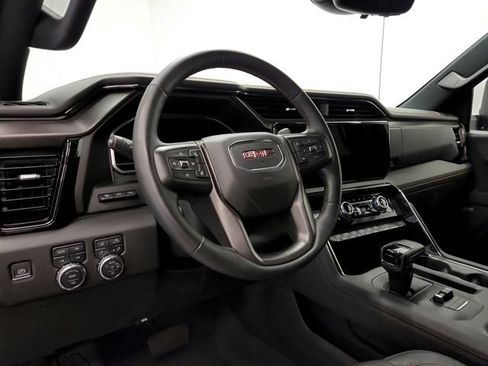 Used 2024 GMC Sierra 1500 AT4 w/ Technology Package AWD/4WD image 17