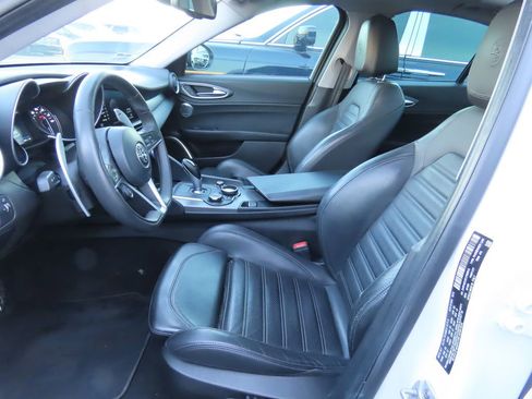 Used 2018 Alfa Romeo Giulia Ti Sport w/ Quick Order Package 22U Sport image 10