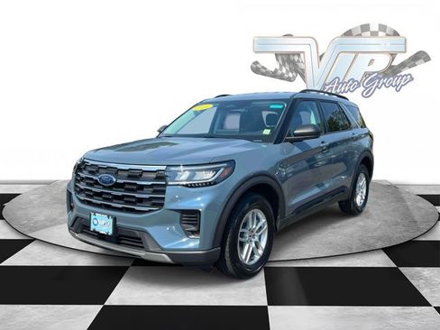 Used 2026 Ford Explorer Active AWD/4WD image 4