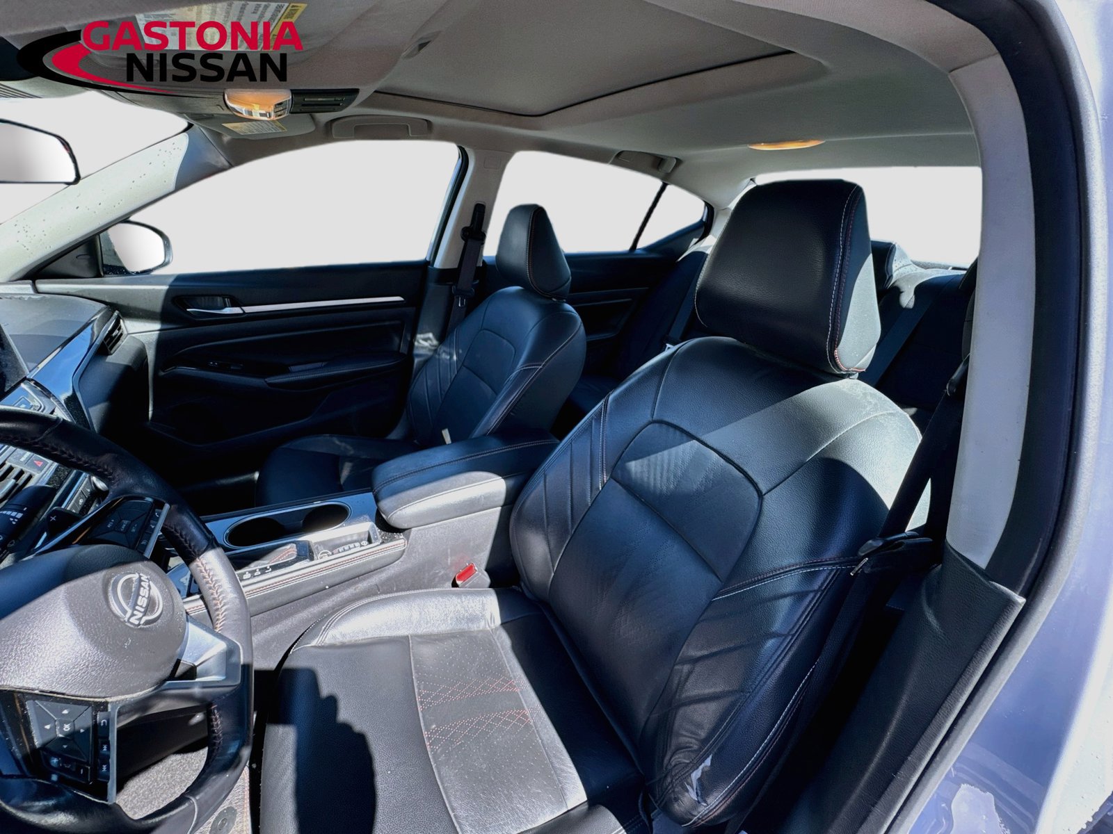 Used 2024 Nissan Altima 2.5 SR w/ SR Premium Package FWD image 27