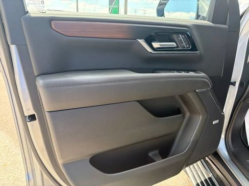 New 2026 GMC Yukon Denali w/ Denali Reserve Package AWD/4WD image 13