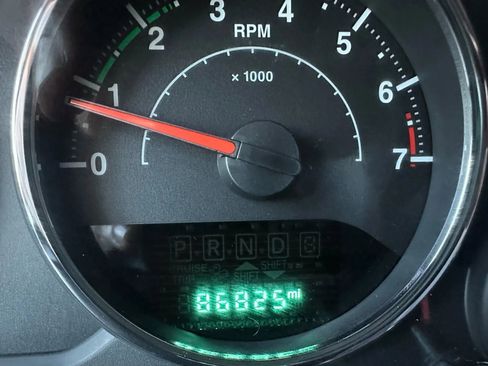 Used 2016 Jeep Wrangler Sport image 16