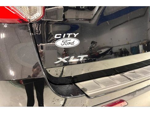 Used 2023 Ford Explorer XLT w/ Equipment Group 202A image 10