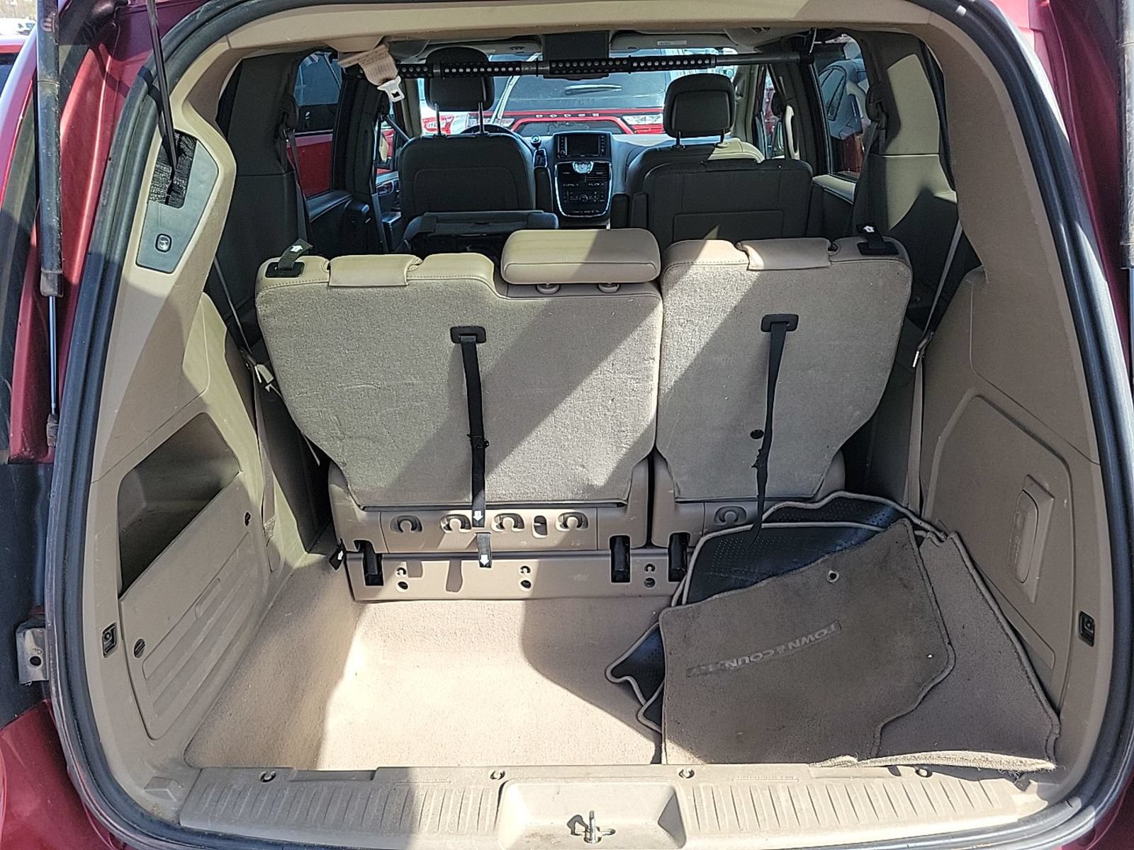 Used 2012 Chrysler Town & Country Touring w/ Entertainment Group #1 FWD image 12