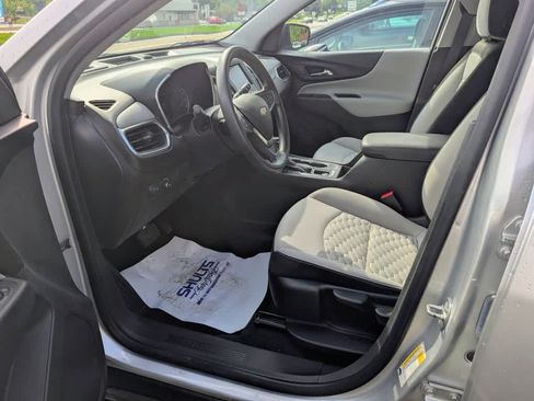 Used 2020 Chevrolet Equinox LS FWD image 9