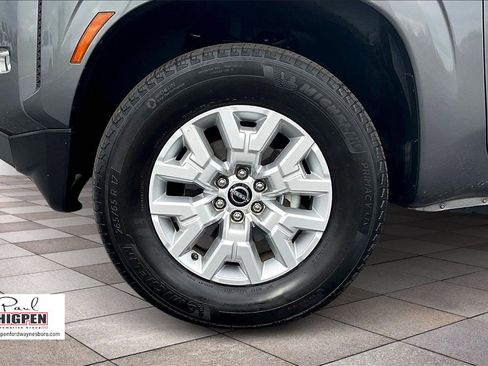 Used 2024 Nissan Frontier SV w/ SV Convenience Package image 9