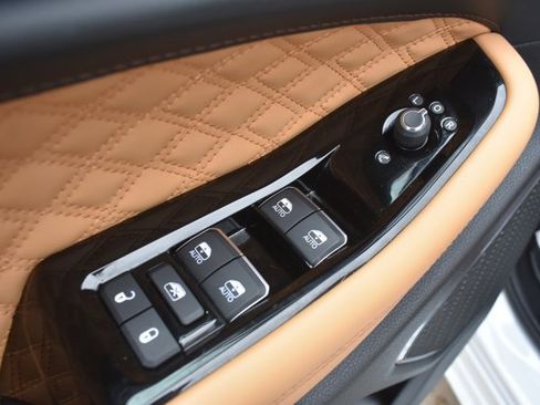 Used 2025 Jeep Grand Cherokee L Summit w/ MOPAR Finishing Package image 14