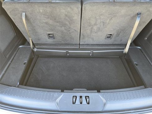 Used 2025 Ford Explorer ST-Line image 32