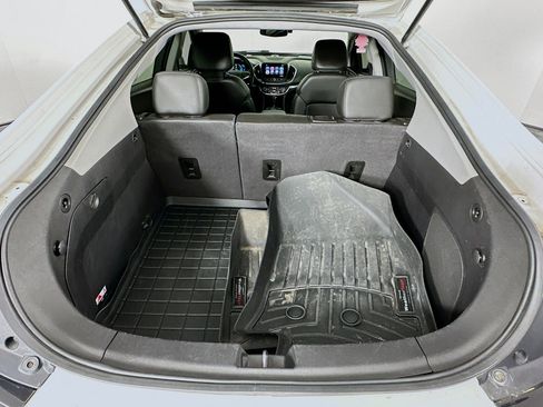 Used 2017 Chevrolet Volt Premier w/ Driver Confidence II Package image 29