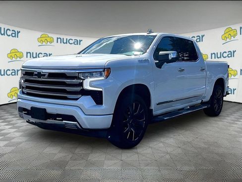 Used 2022 Chevrolet Silverado 1500 High Country w/ High Country Premium Package AWD/4WD image 3