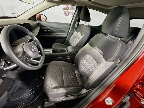 Certified 2025 Nissan Kicks SV w/ SV Premium Package AWD/4WD image 24