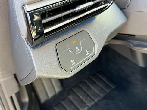 Used 2023 Volkswagen ID.4 2WD image 17