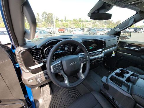 Used 2022 Chevrolet Silverado 1500 RST AWD/4WD image 10