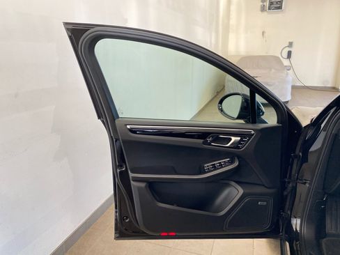 Used 2024 Porsche Macan Turbo image 13