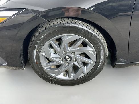 Used 2024 Hyundai Elantra SEL FWD image 8