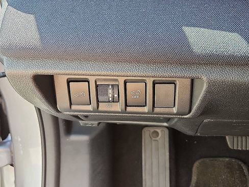 Used 2025 Subaru Outback Premium AWD/4WD image 22