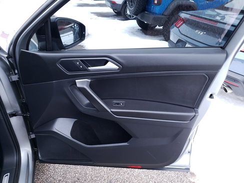 Used 2021 Volkswagen Tiguan SE R-Line image 20