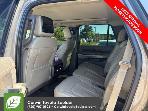 Used 2018 Ford Expedition Limited w/ Equipment Group 301A AWD/4WD image 12