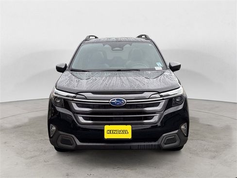 Used 2025 Subaru Forester Limited image 8