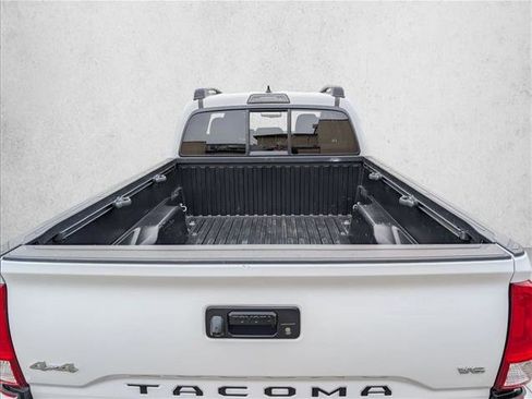 Used 2016 Toyota Tacoma SR5 image 16