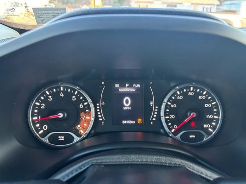 Used 2015 Jeep Renegade Latitude w/ Popular Equipment Group image 29