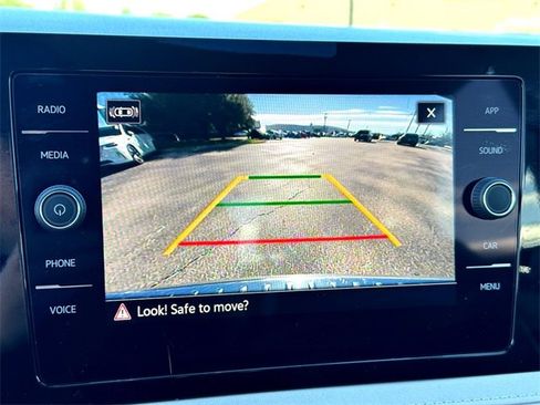 Certified 2025 Volkswagen Taos SE image 24