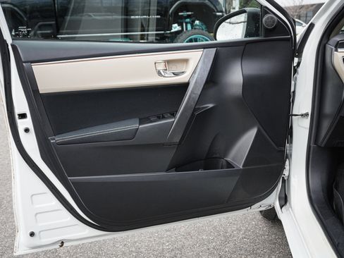 Used 2015 Toyota Corolla LE image 14