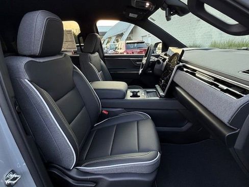 New 2026 GMC Sierra EV Elevation image 18