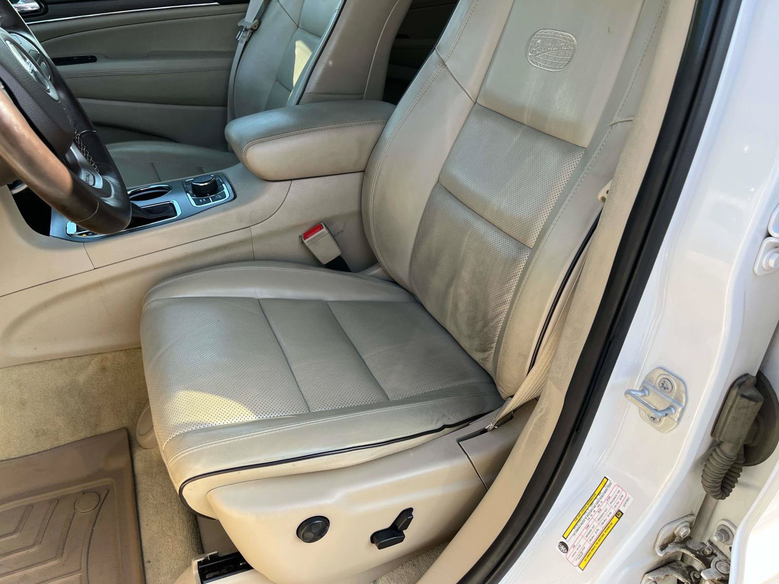 Used 2020 Jeep Grand Cherokee Overland AWD/4WD image 29