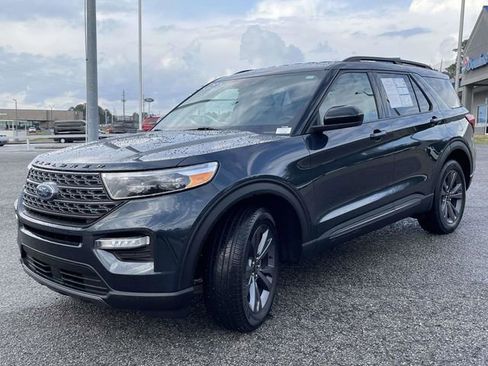 Certified 2023 Ford Explorer XLT w/ Equipment Group 202A image 7