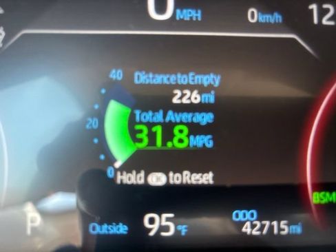 Used 2025 Toyota RAV4 XLE AWD/4WD image 11