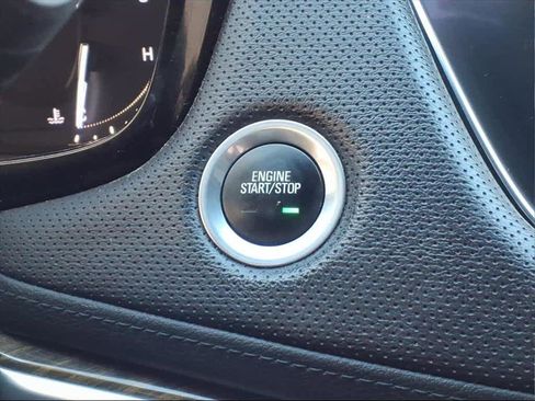 Used 2017 Cadillac XT5 FWD image 22