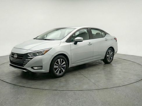 Used 2025 Nissan Versa SV FWD image 3