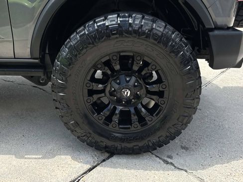 Used 2023 Ford Bronco 2-Door AWD/4WD image 4