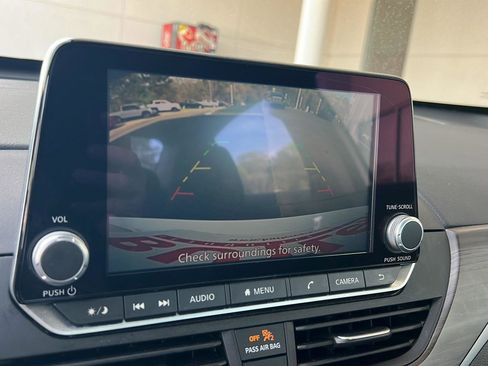 Used 2025 Nissan Altima 2.5 SV image 26