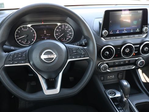 Used 2024 Nissan Sentra SV FWD image 15