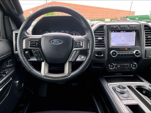 Used 2019 Ford Expedition XLT w/ Equipment Group 202A RWD image 6