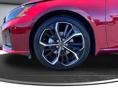 New 2026 Nissan Altima 2.5 SR FWD image 13