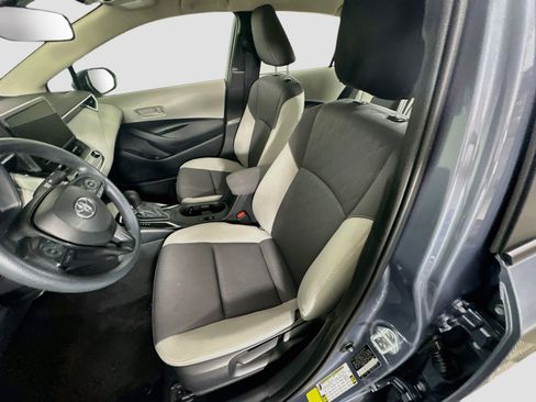 Used 2025 Toyota Corolla LE w/ Convenience Package FWD image 13