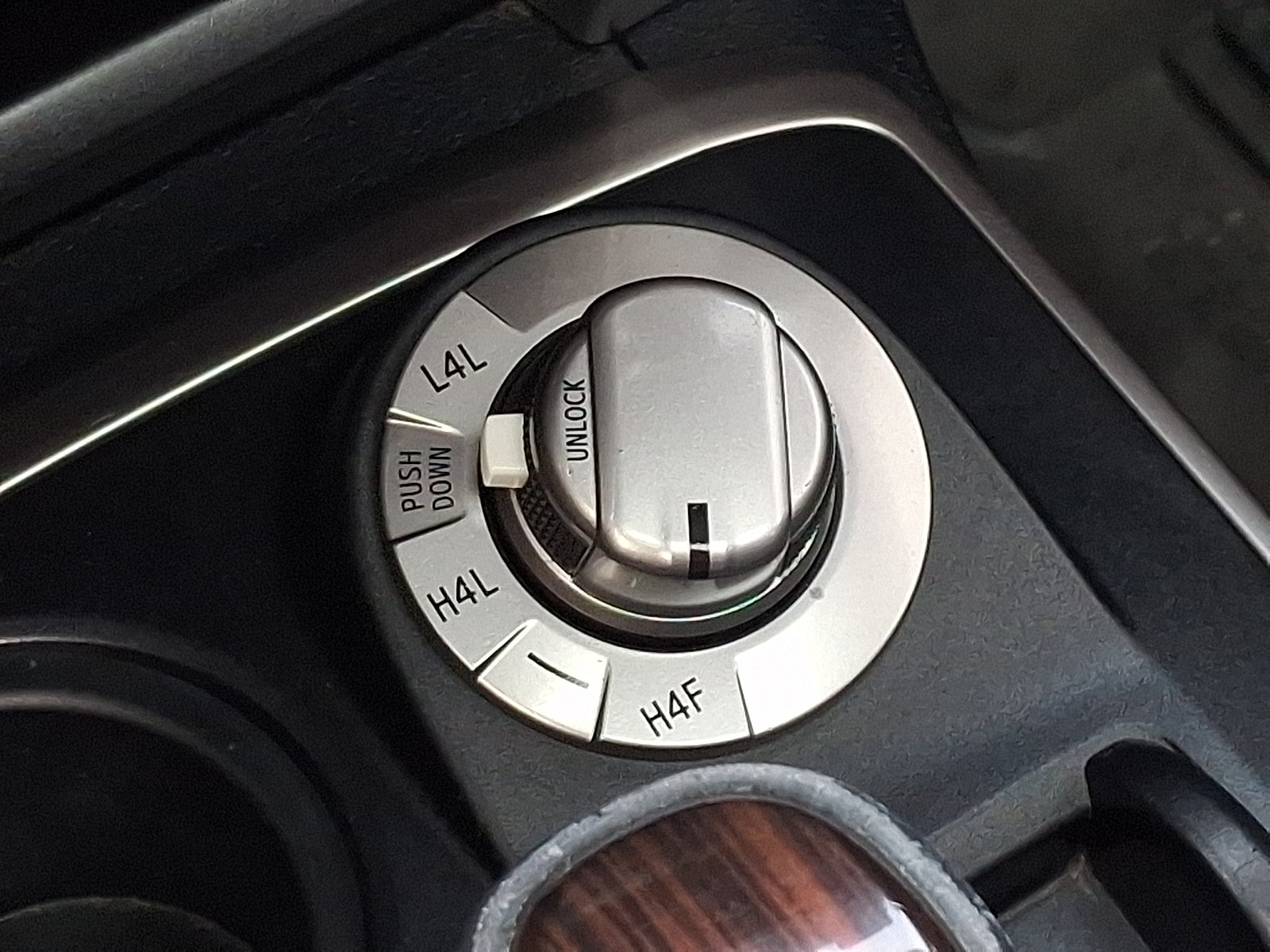 Used 2018 Toyota 4Runner Limited AWD/4WD image 26