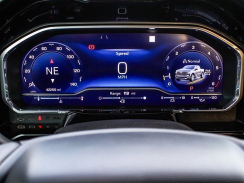 Used 2023 Chevrolet Silverado 1500 High Country w/ High Country Premium Package image 16