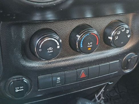 Used 2017 Jeep Wrangler Unlimited Sport w/ Connectivity Group AWD/4WD image 17