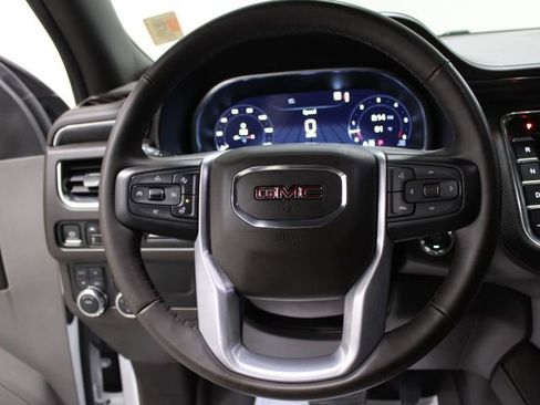 Used 2023 GMC Yukon XL SLT w/ SLT Luxury Package image 29