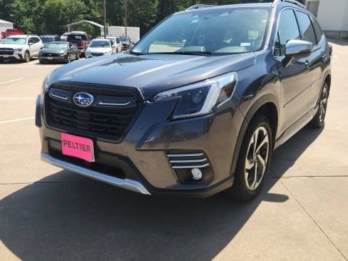 Used 2024 Subaru Forester Touring w/ Convenience Package AWD/4WD image 3