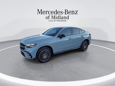 Used 2025 Mercedes-Benz GLC 300 4MATIC image 4