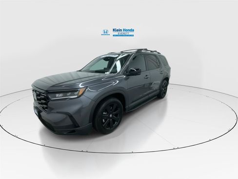 Certified 2025 Honda Pilot Black Edition image 6