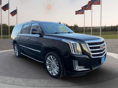 Used 2018 Cadillac Escalade ESV Luxury image 6