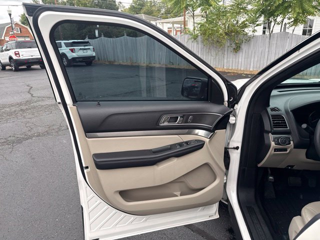 Used 2019 Ford Explorer XLT w/ Equipment Group 202A FWD image 11
