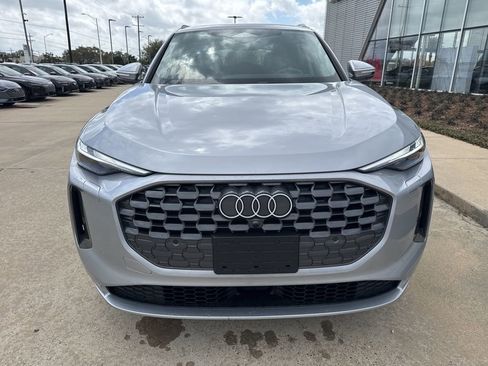 Used 2025 Audi Q5 Premium w/ Convenience Package image 6